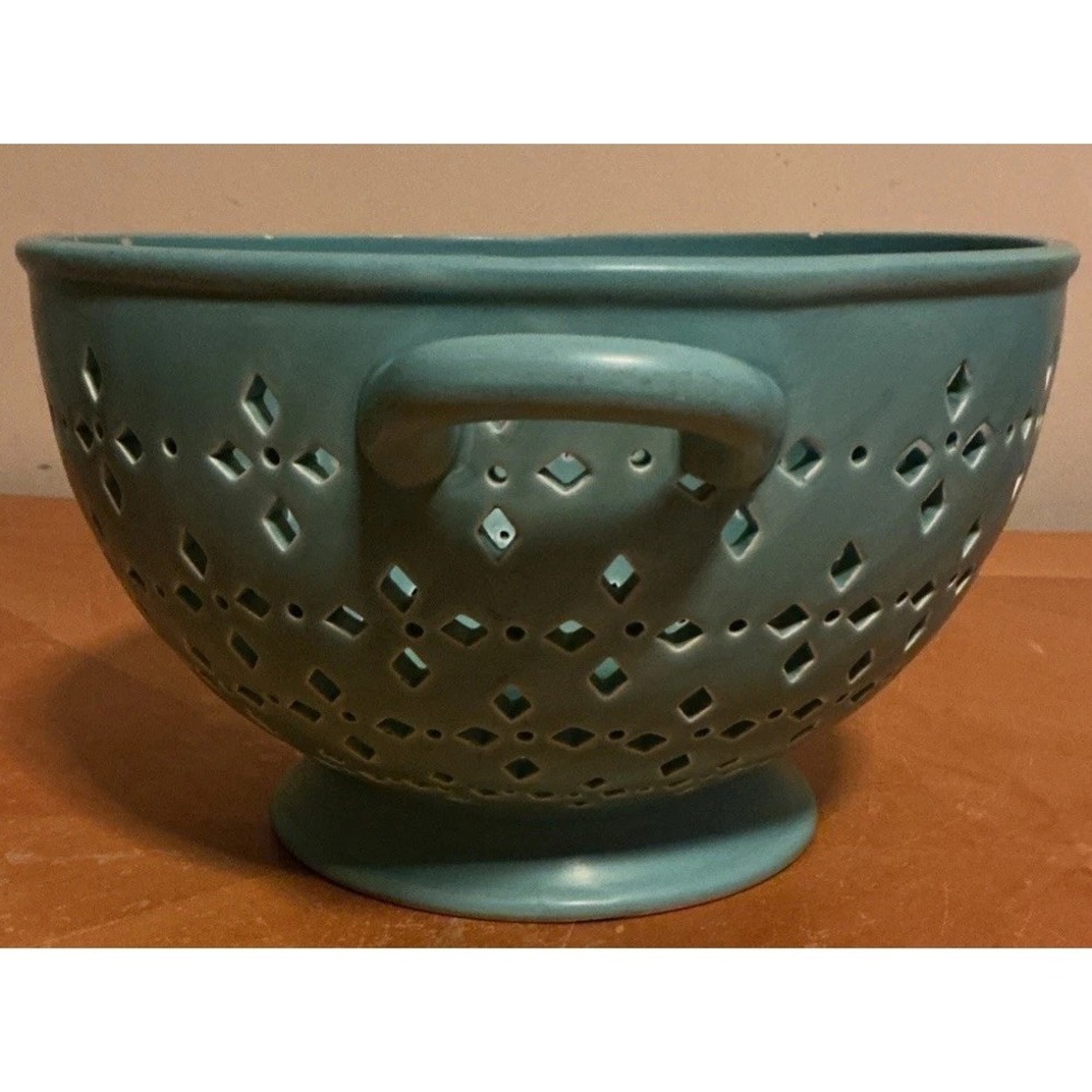 Threshold Earthenware Teal Ceramic Colander‎ 5.5" X 9" - Picture 3 of 12